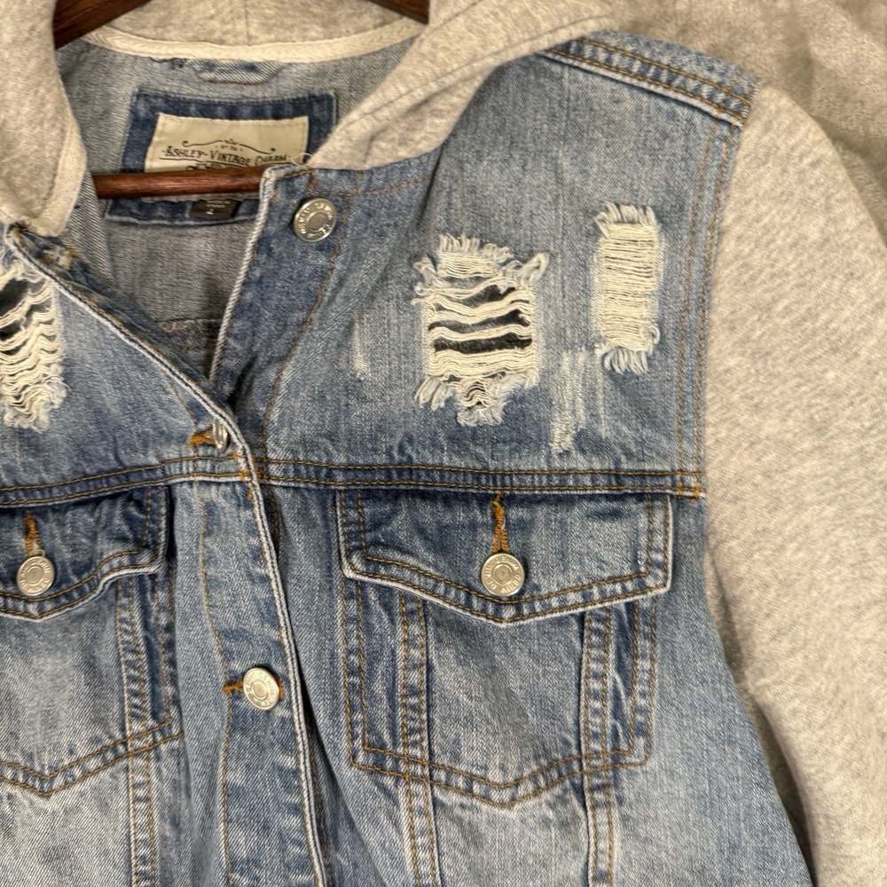Ashley Vintage Charm Hybrid Trucker Jacket Womens L Blue Denim Distressed Hooded - Picture 2 of 4